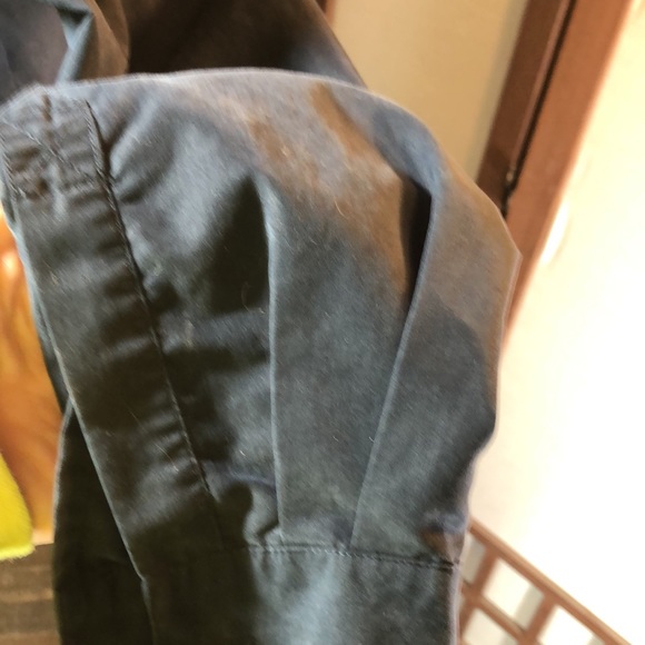 Liz Claiborne Lizsport navy business casual shirt/sz M/ button down/long sleeves - Picture 8 of 13